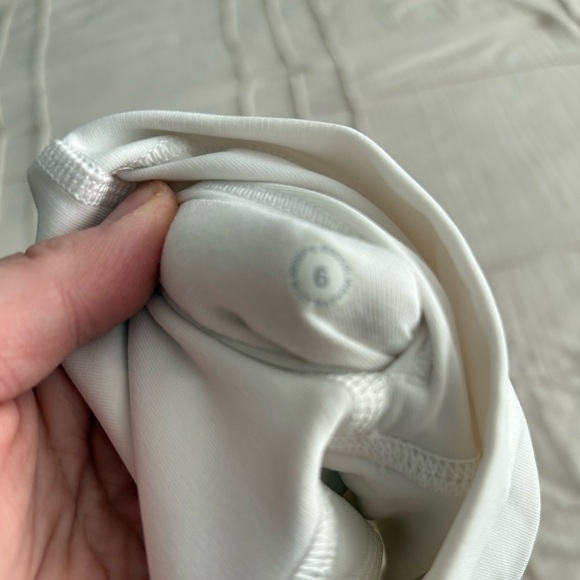 Lululemon White Cropped Leggings – Size 6 - Picture 4 of 5